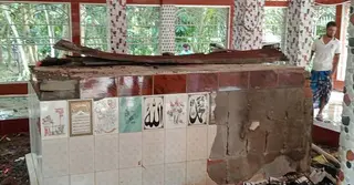 কুমিল্লায় মাজারে ভাঙচুর ও অগ্নিসংযোগ: ২২ জনকে আসামি করে মামলা